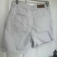 New TopShop Ladies Stone Coloured Shorts - Size 12