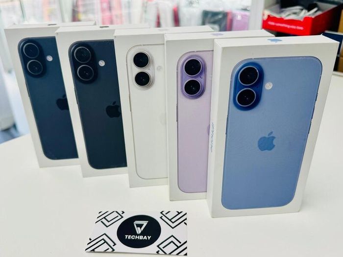 iPhone 17  iPhone 17