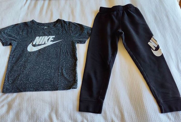 NIKE - Boy's Sets. Age 6-7