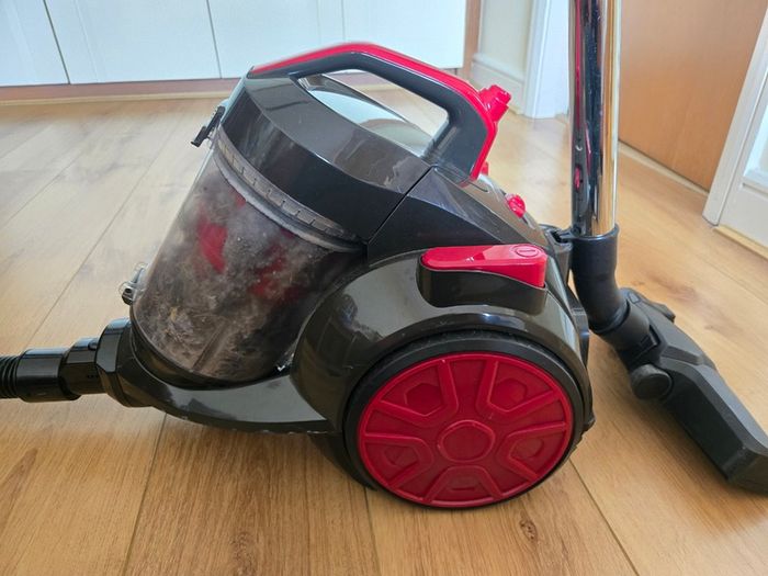 Morphy Richards bagless vacuum cleaner