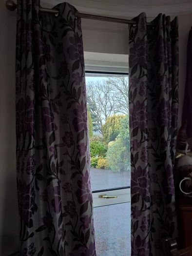 2 pairs of curtains