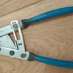 Fourth Hand Cable Puller