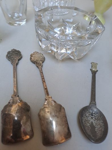 Various serving items free