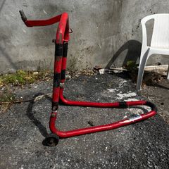 paddock stand