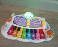 Piano toy