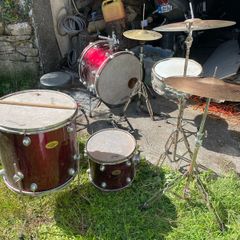 Pearl drumkit, zildjan cymbals and sabian hihats 125 the lot
