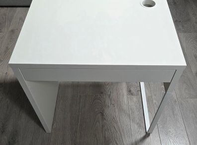 White desk