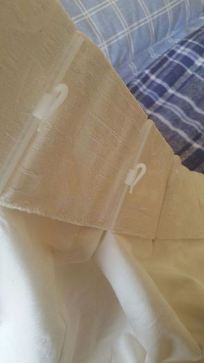 Curtains + tie-back.
