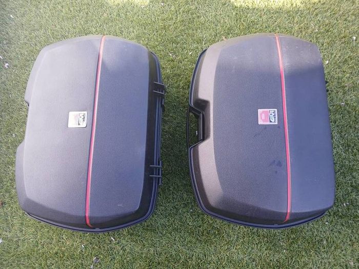 Motorcycle panniers
