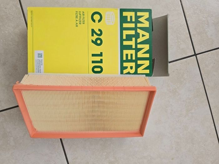 New Air Filter. Mann Filter C29110