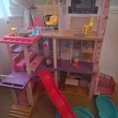 Barbies Dreamhouse - Like New Condition