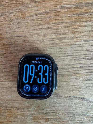 Apple Watch Ultra 4 GPS + Cellular 49mm Black Case Burgundy Trail Loop M/L