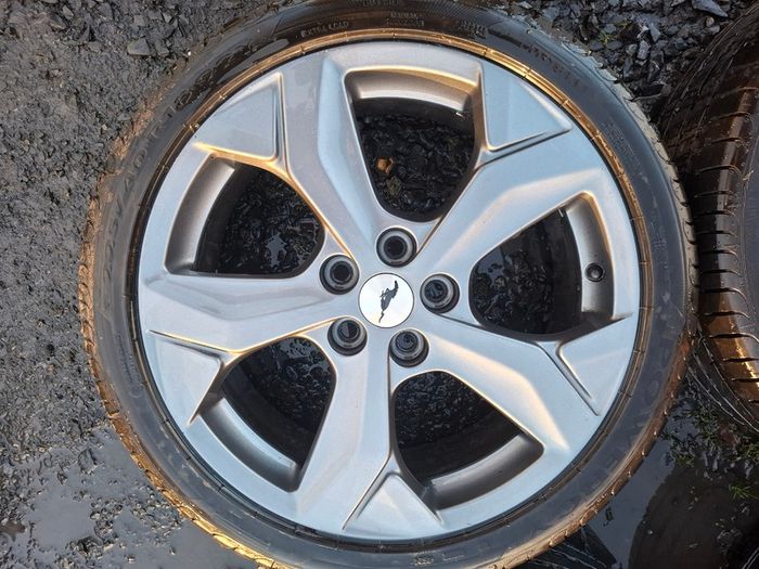 18" Genuine Ford Alloys with tyres