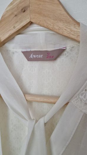 Off white blouse UK12/EU40