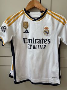 Real Madrid Bellingham Junior kit. Age 10 - 12.