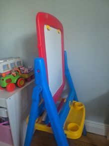 crayola easel
