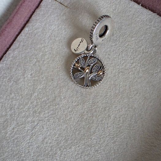 andora family tree charm/pendant two tone gold very good condition