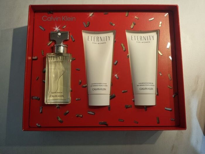 Calvin Klein Eternity Eau de Parfum for Women Trio Gift Set 50ml.