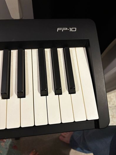 Roland piano FP 10