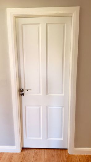 5 x White Internal Solid Doors  Excellent Condition