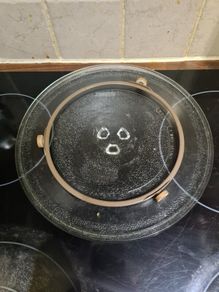 Replacement 25.5cm microwave glass plate and 3 wheel rolling trivet