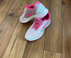 Nike runners pink 5.5uk