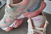 New balance  9060