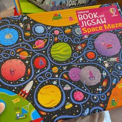 Usborne Book and Jigsaw Space Maze 300 pieces
