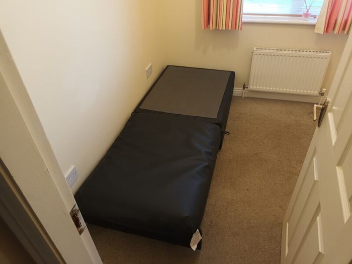Foldable bed
