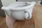 White porcelain ceramic gravy boat/jug