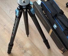Sirui ST-124 carbon fibre tripod compact, as new.