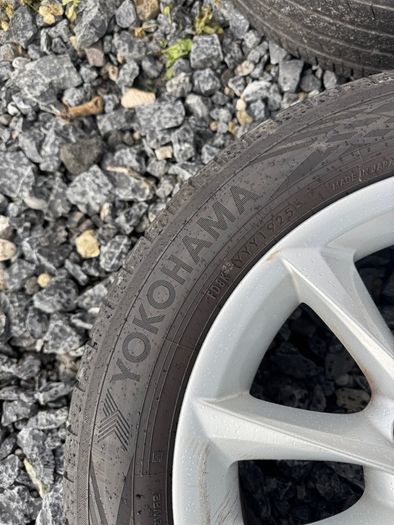Genuine BMW 16' Alloy Wheels with Nearly New Yokohama Tyres