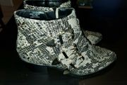 Ankle snake print
