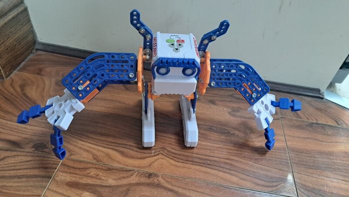 Meccano Micronoid robot toy