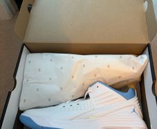 Nike Air shoes UK14