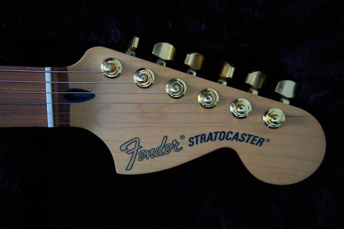 Fender Custom Thinline Stratocaster