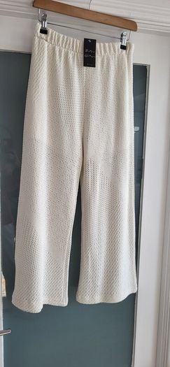 Boutique knitted cropped pants Sz - ONE Size - BNWT - Rrp 39