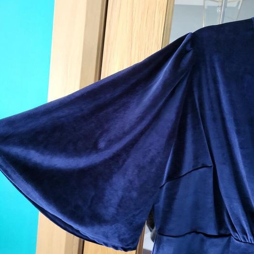 CurveWow navy velvet dress, Size 16, BNWT