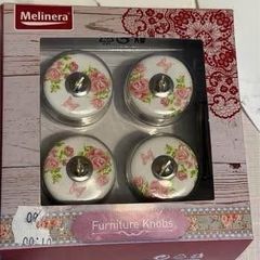 4 ceramic knobs