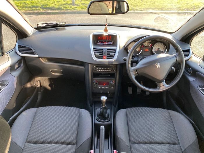 2010 Peugeot 207
