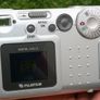 Fujifilm FinePix 2200 2.1 MP Compact Digital Camera Silver TESTED Image 3