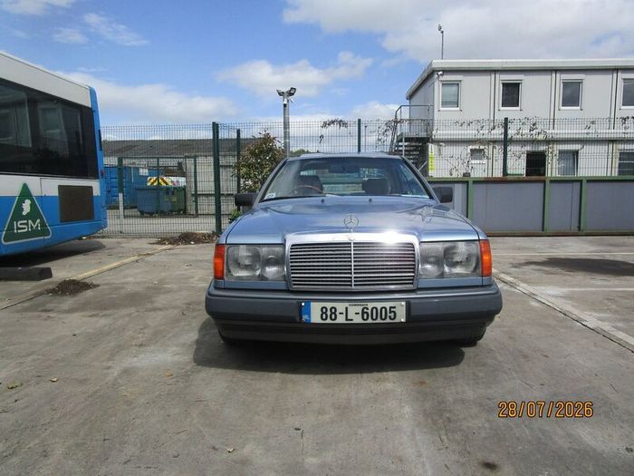 nessan Jobs: Mercedes W124 series,300ce  2 door coupe