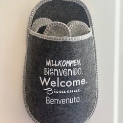 Felt guest slippers set with hanging wall organiser