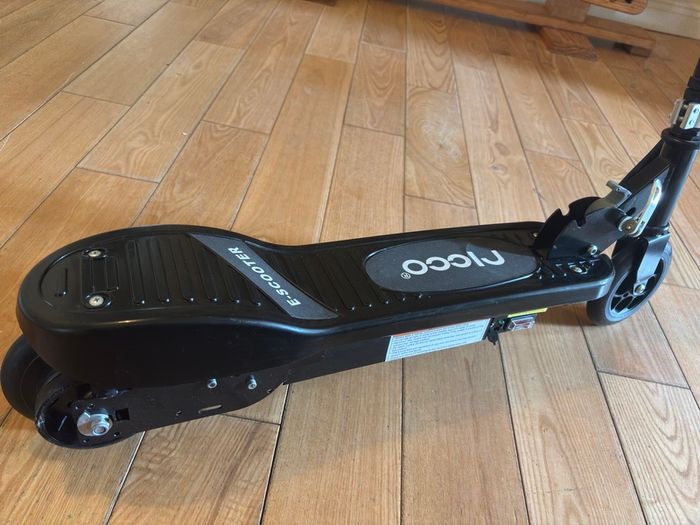 Kids Ricco Foldable electric scooter - mint condition