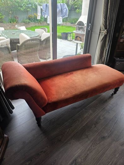 Vintage Burnt orange chaisse longue