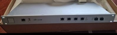 Ubiquiti / Unifi USG-PRO-4