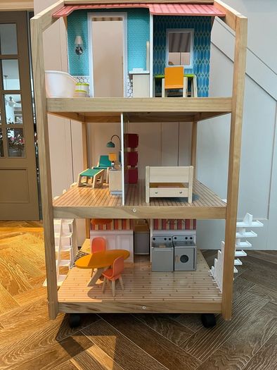 Dolls house & furniture