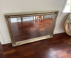 Mirror (indoor)