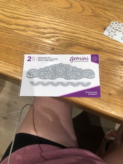 2 piece die set Blossoming borders