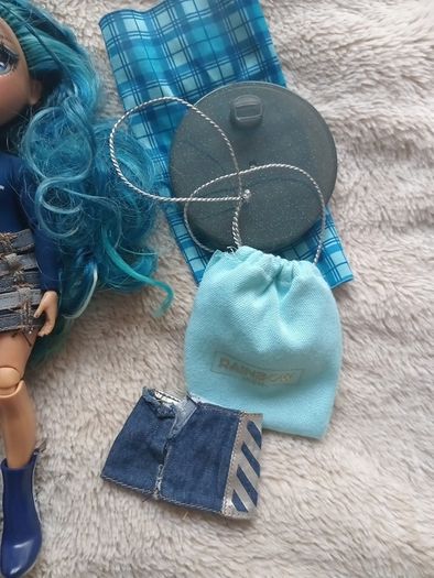 Skylar bradshaw rainbow high doll